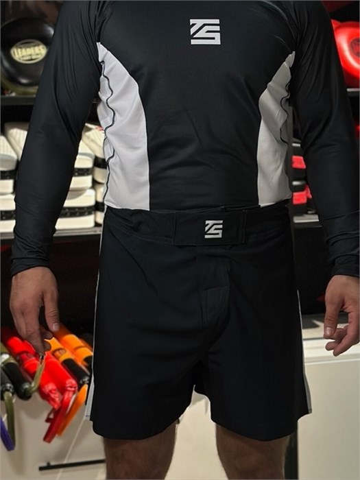 Шорты Tomorrow Star черно-белый 5465b75c-4c31-11f0-0a80-1670000c5a5a - фото 1477