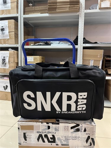 Спортивная сумка Sneaker Bag черная 55bfaeb1-e5c3-11f0-0a80-1b84004fd043 - фото 5518
